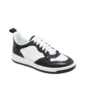 Wild Fable Womens Netty Fashion Sneakers with Memory Foam Insole Black and white